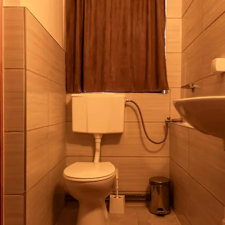 Pod Małą Górą Łopuszna