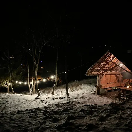 Pod Małą Górą Łopuszna